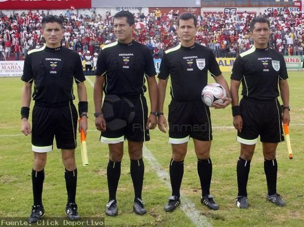 T. Universitario vs Barcelona, I fecha